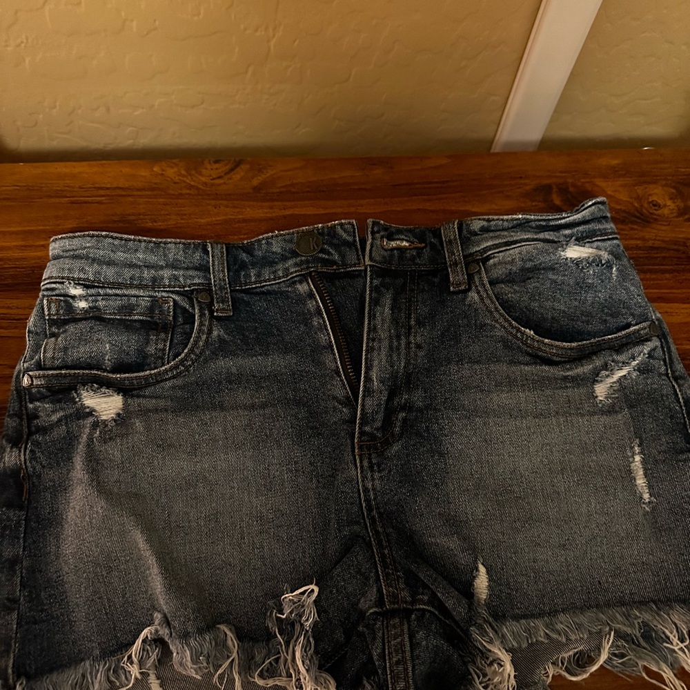 KUT denim shorts size 4 NWOT